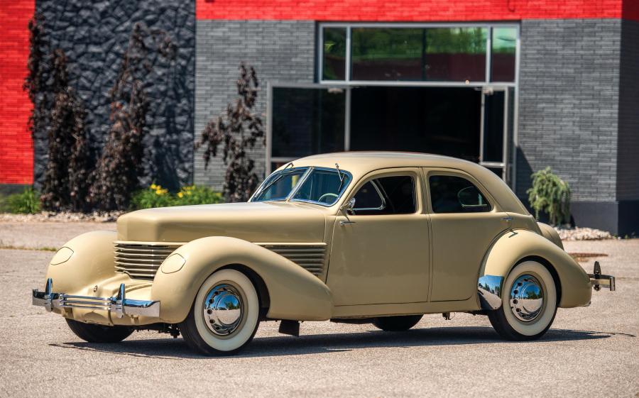 Cord 812 Beverly Sedan Bustlback (C96-FB) '1937
